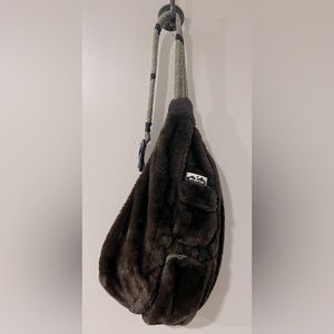 KAVU Rope Fuzz Bag, Brown w/dark green rope sling
